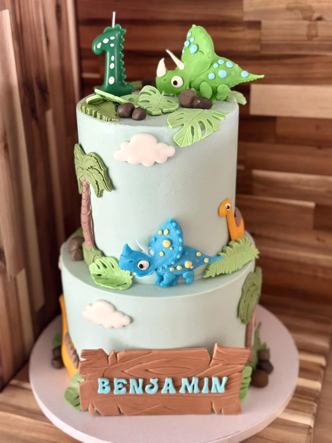 Custom cake handcrafted by Marta's Cakes in Jackson, New Jersey