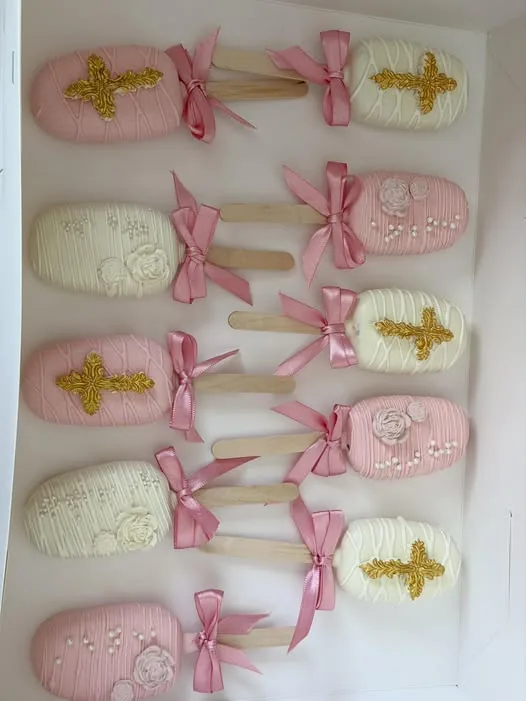 Custom cake handcrafted by Marta's Cakes in Jackson, New Jersey