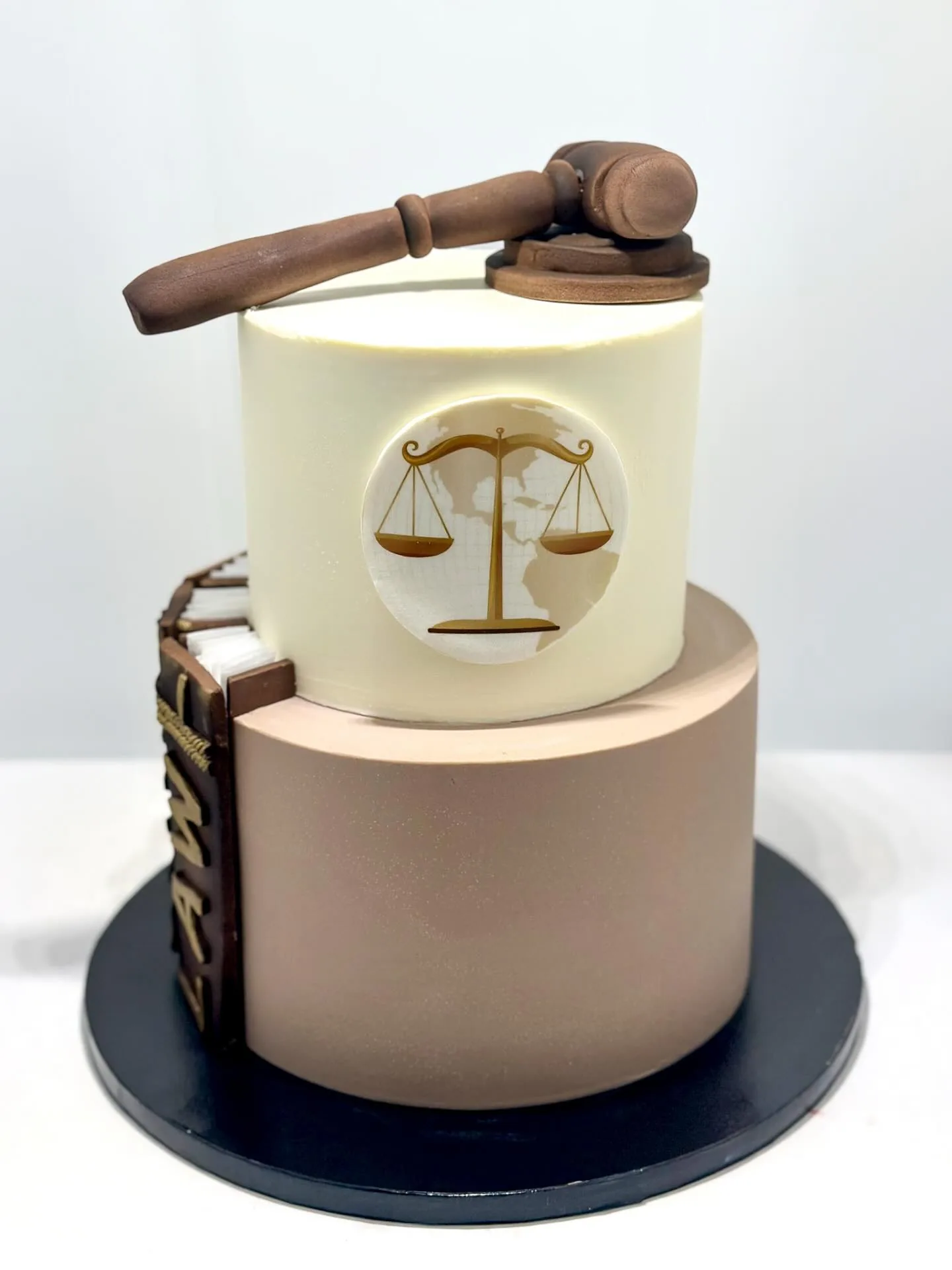 Custom cake handcrafted by Marta's Cakes in Jackson, New Jersey