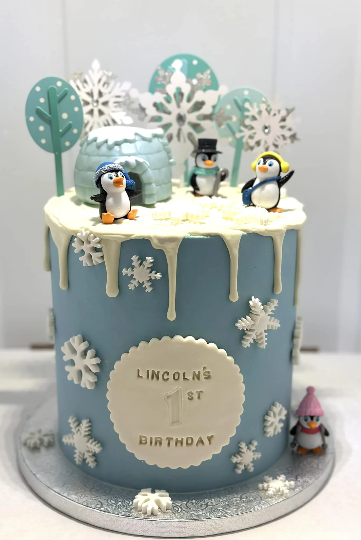 Custom cake handcrafted by Marta's Cakes in Jackson, New Jersey