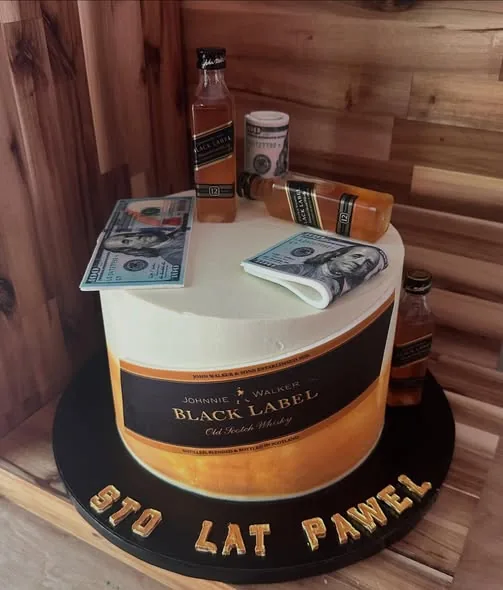 Custom cake handcrafted by Marta's Cakes in Jackson, New Jersey