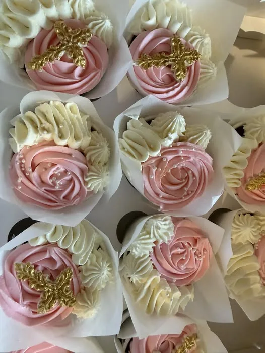 Custom cake handcrafted by Marta's Cakes in Jackson, New Jersey
