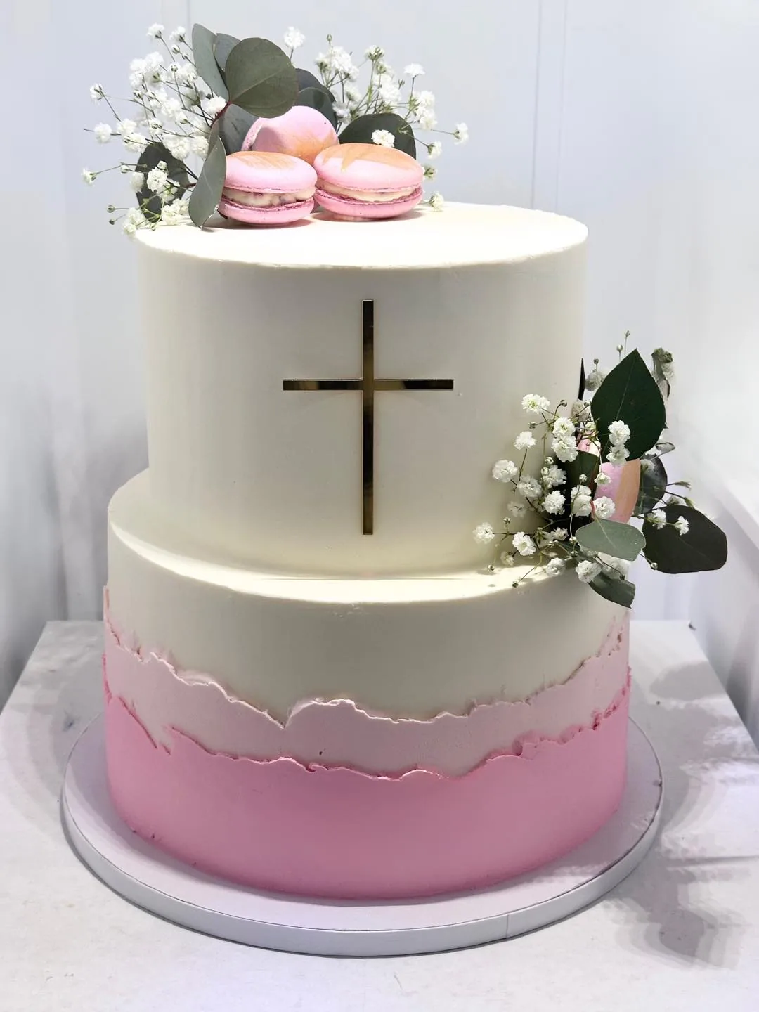 Custom cake handcrafted by Marta's Cakes in Jackson, New Jersey