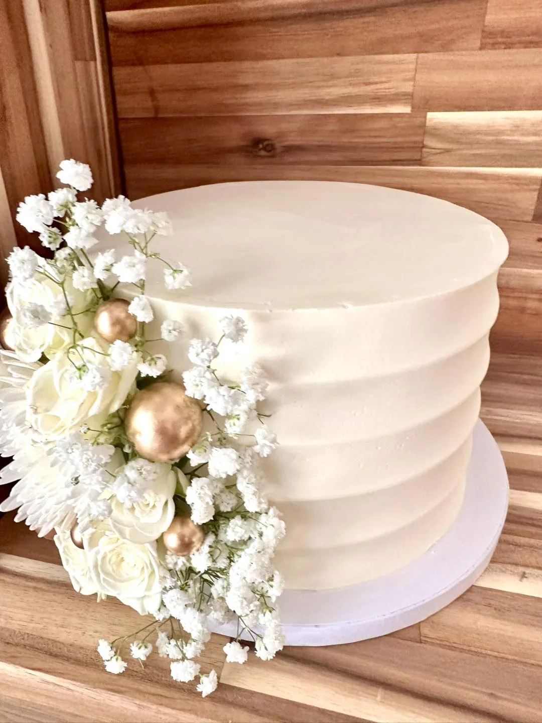Custom cake handcrafted by Marta's Cakes in Jackson, New Jersey