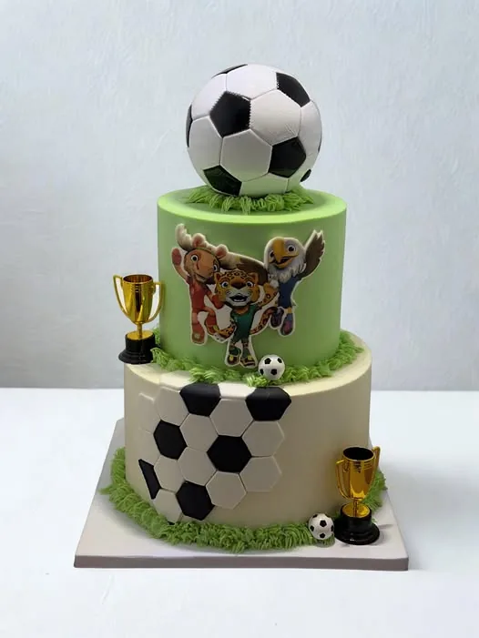 Custom cake handcrafted by Marta's Cakes in Jackson, New Jersey