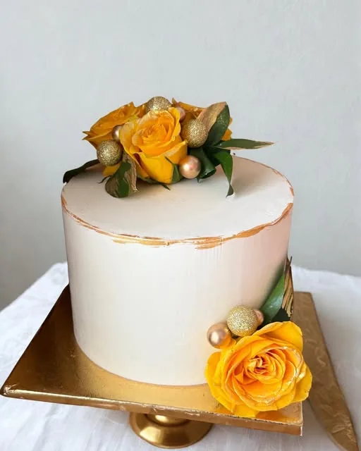 Custom cake handcrafted by Marta's Cakes in Jackson, New Jersey