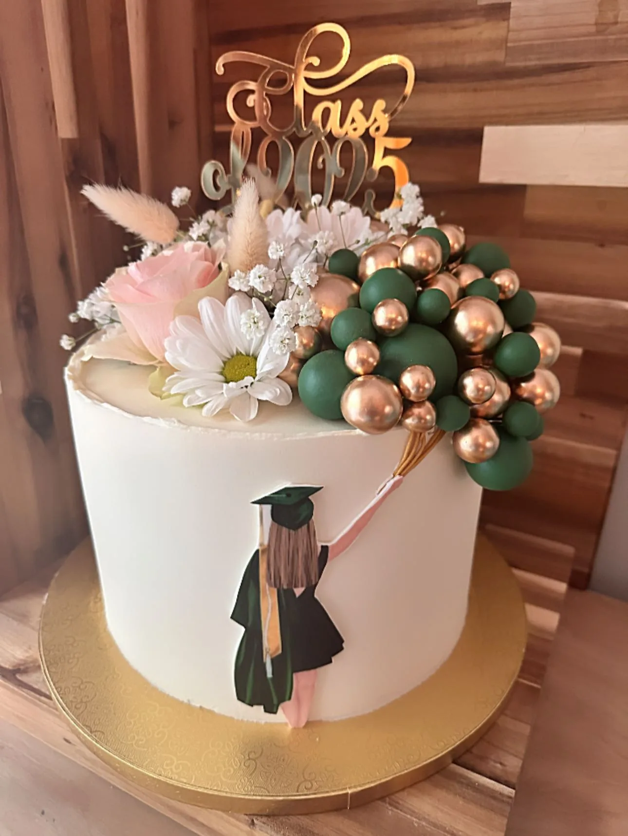 Custom cake handcrafted by Marta's Cakes in Jackson, New Jersey