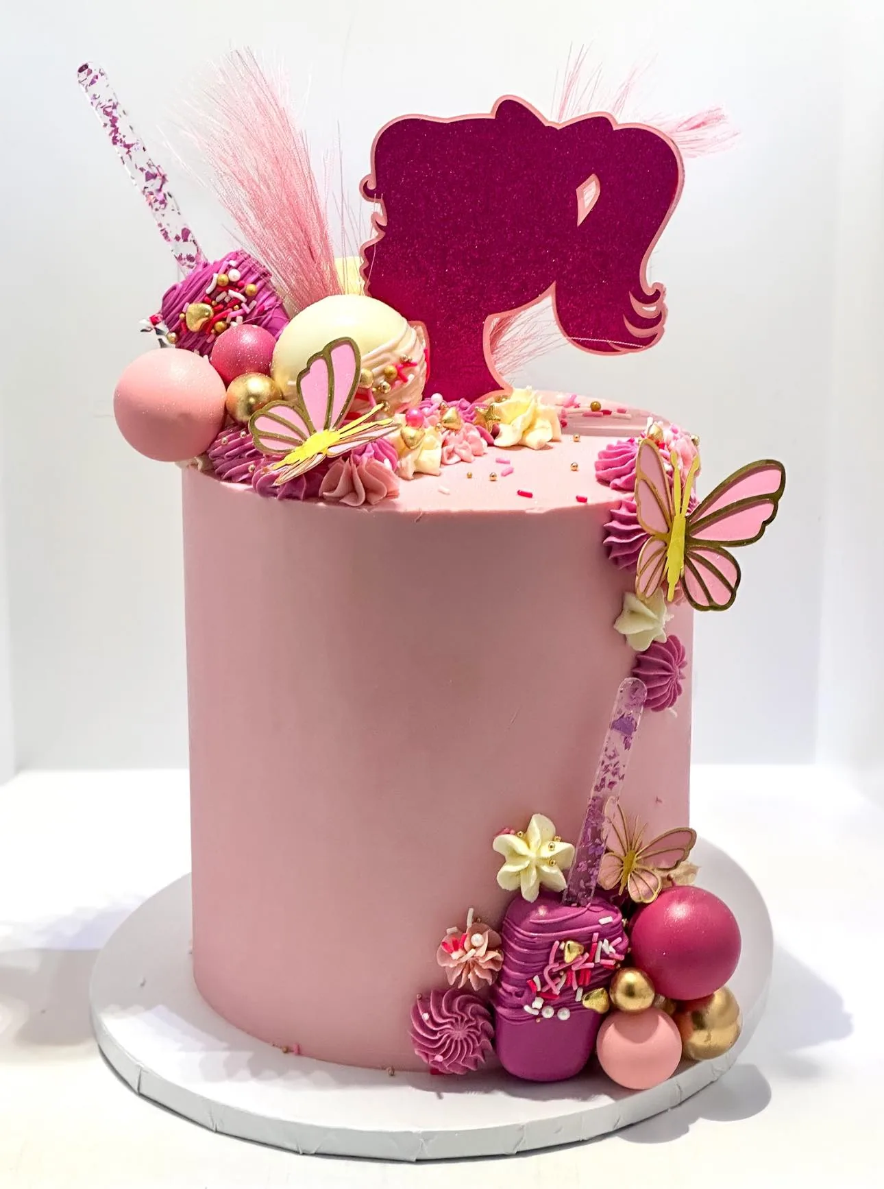 Custom cake handcrafted by Marta's Cakes in Jackson, New Jersey
