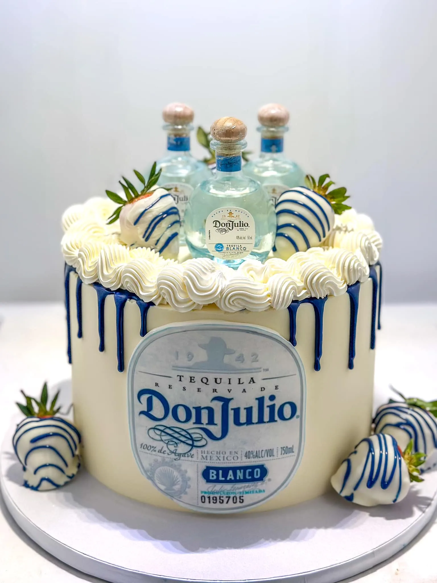 Custom cake handcrafted by Marta's Cakes in Jackson, New Jersey